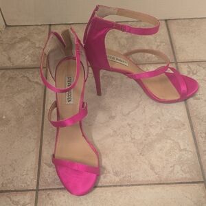 Steve Madden Fuchsia Strappy Heels